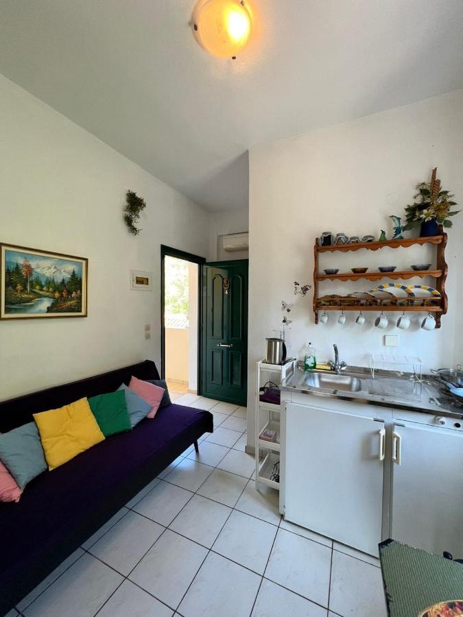 Lithino Apartments - 5Min From The Beach Agios Ioannis Peristerion Exterior foto