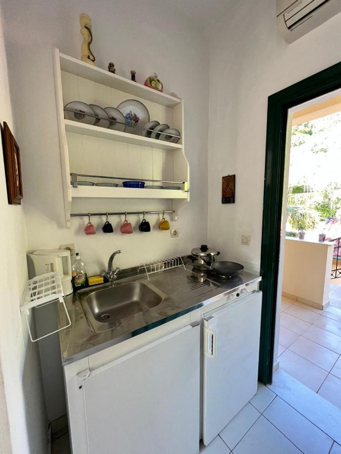 Lithino Apartments - 5Min From The Beach Agios Ioannis Peristerion Exterior foto